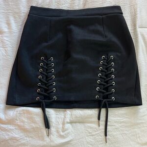 Black‎ Lace-Up Mini Skirt Size Medium